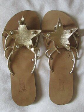 Vintage Anthropologie Rare Gold Leather Star Sandals by Jennifer Swii Size 7